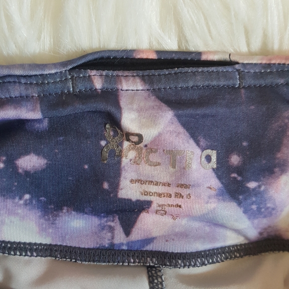 Cropped Performance Leggings - Picture 5 of 5